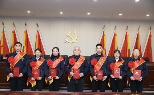 關(guān)于表彰2020年度先進(jìn)集體、先進(jìn)個人的決定